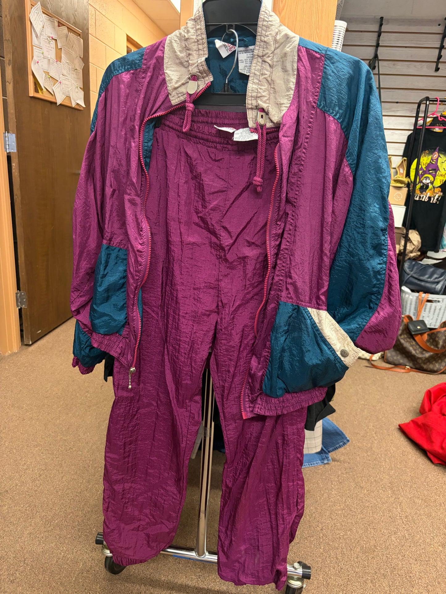 Athletic Works Windbreaker Suit-L