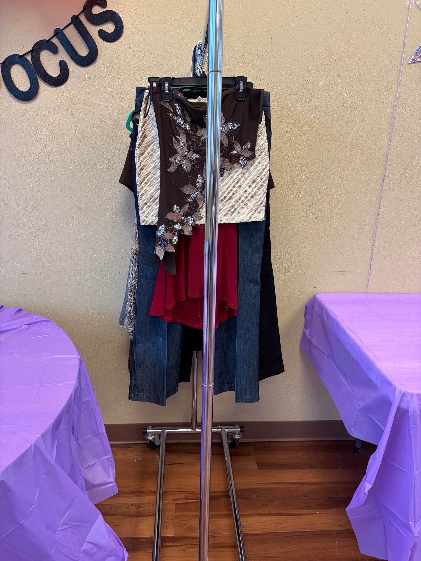 Brown asymmetrical SHARK BITE- flower top- XS