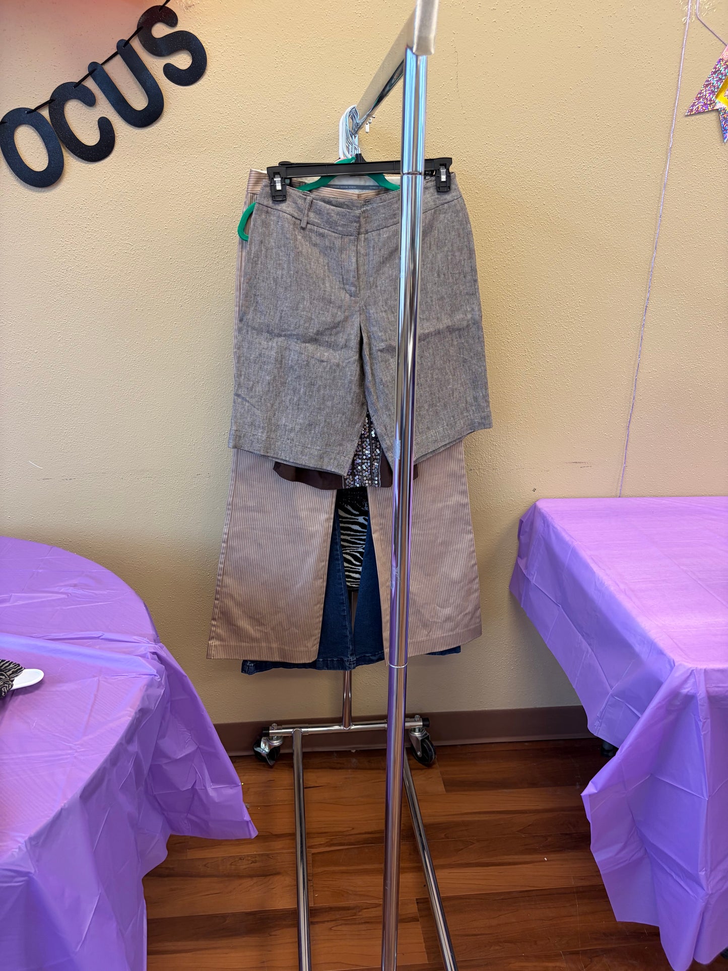 Ann Taylor Dressy Shorts - Size 6