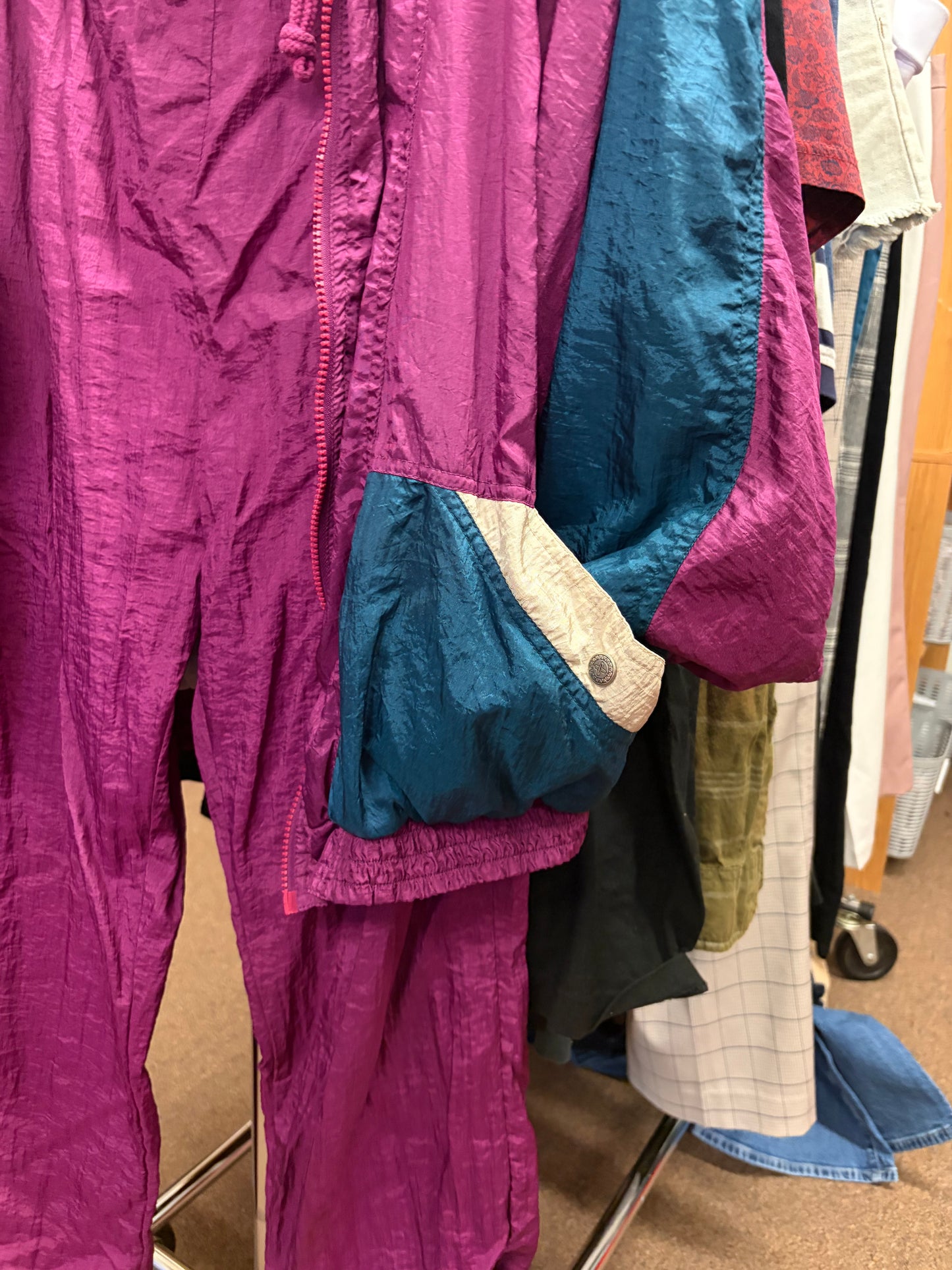 Athletic Works Windbreaker Suit-L