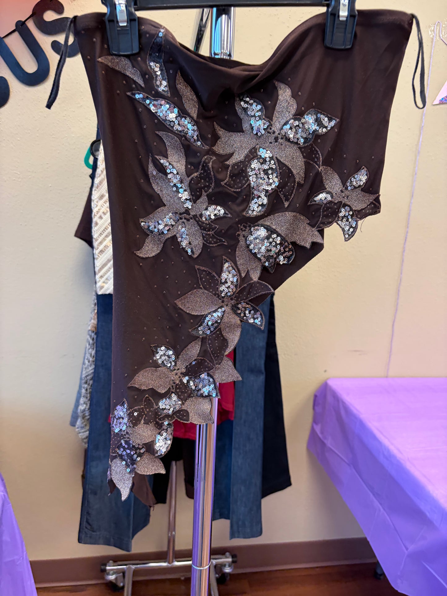 Brown asymmetrical SHARK BITE- flower top- XS