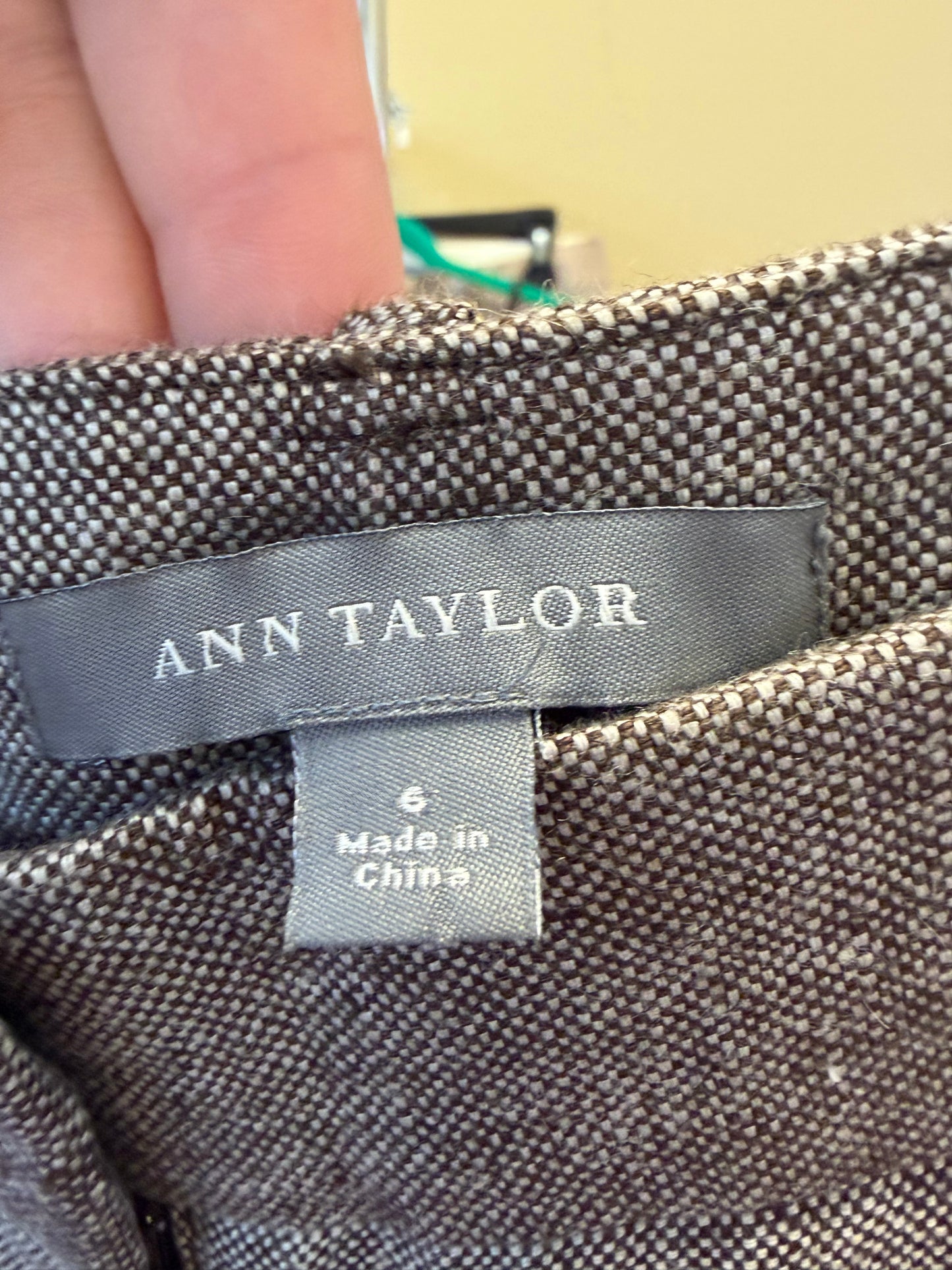 Ann Taylor Dressy Shorts - Size 6