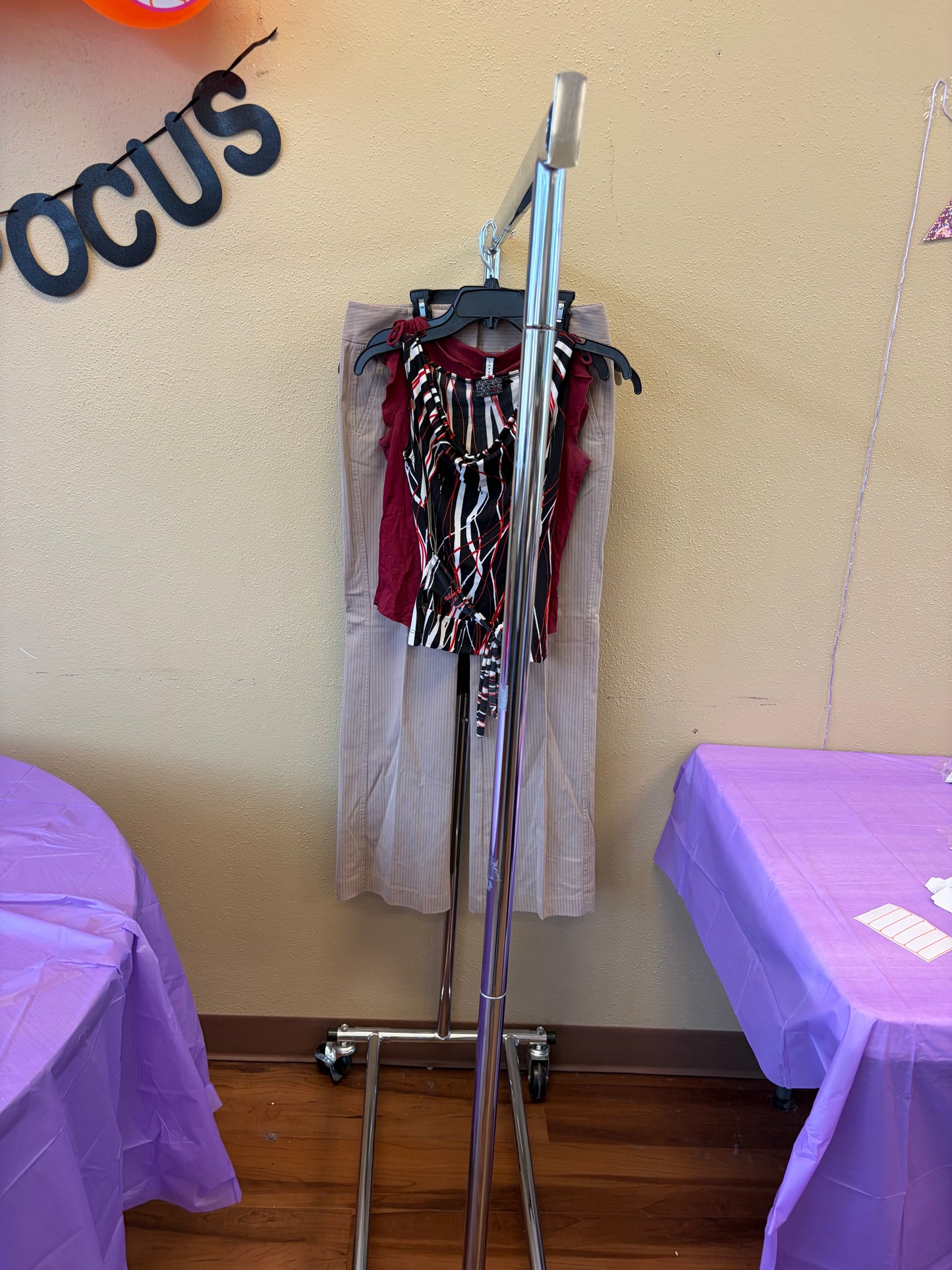 Black & Red Front Tie Tank - S