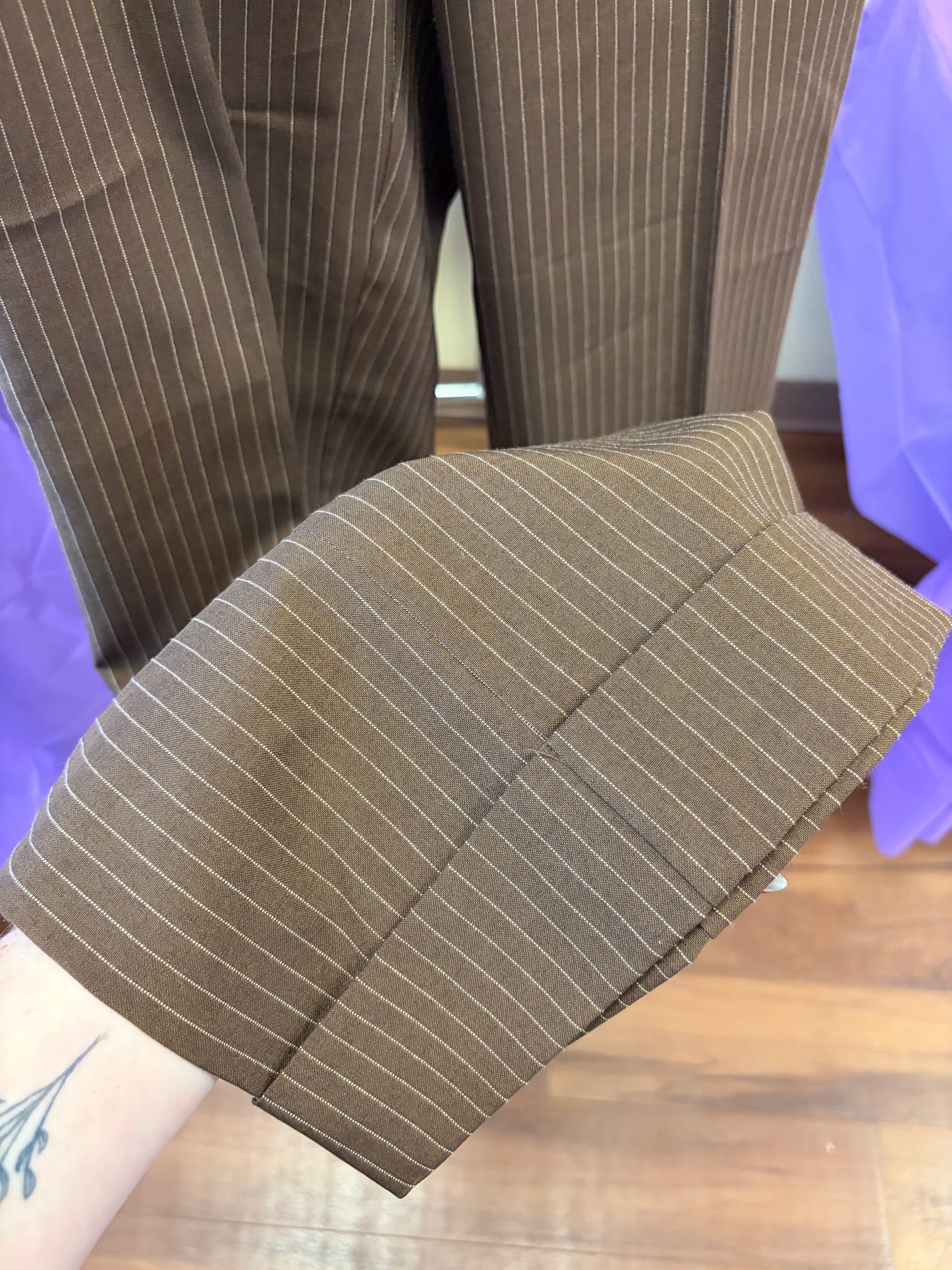 New York & Company Brown Pinstripe Pants - Size 6