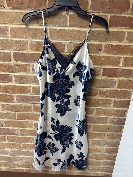 Valentine’s Day Blue and White Nightgown S
