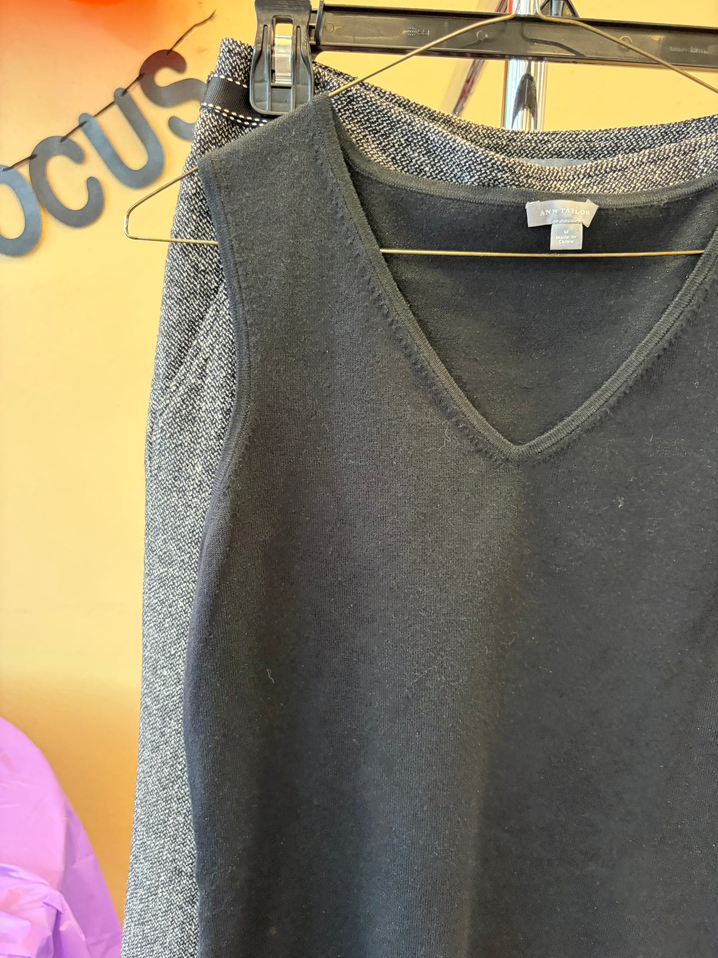 Ann Taylor Black Tank - M