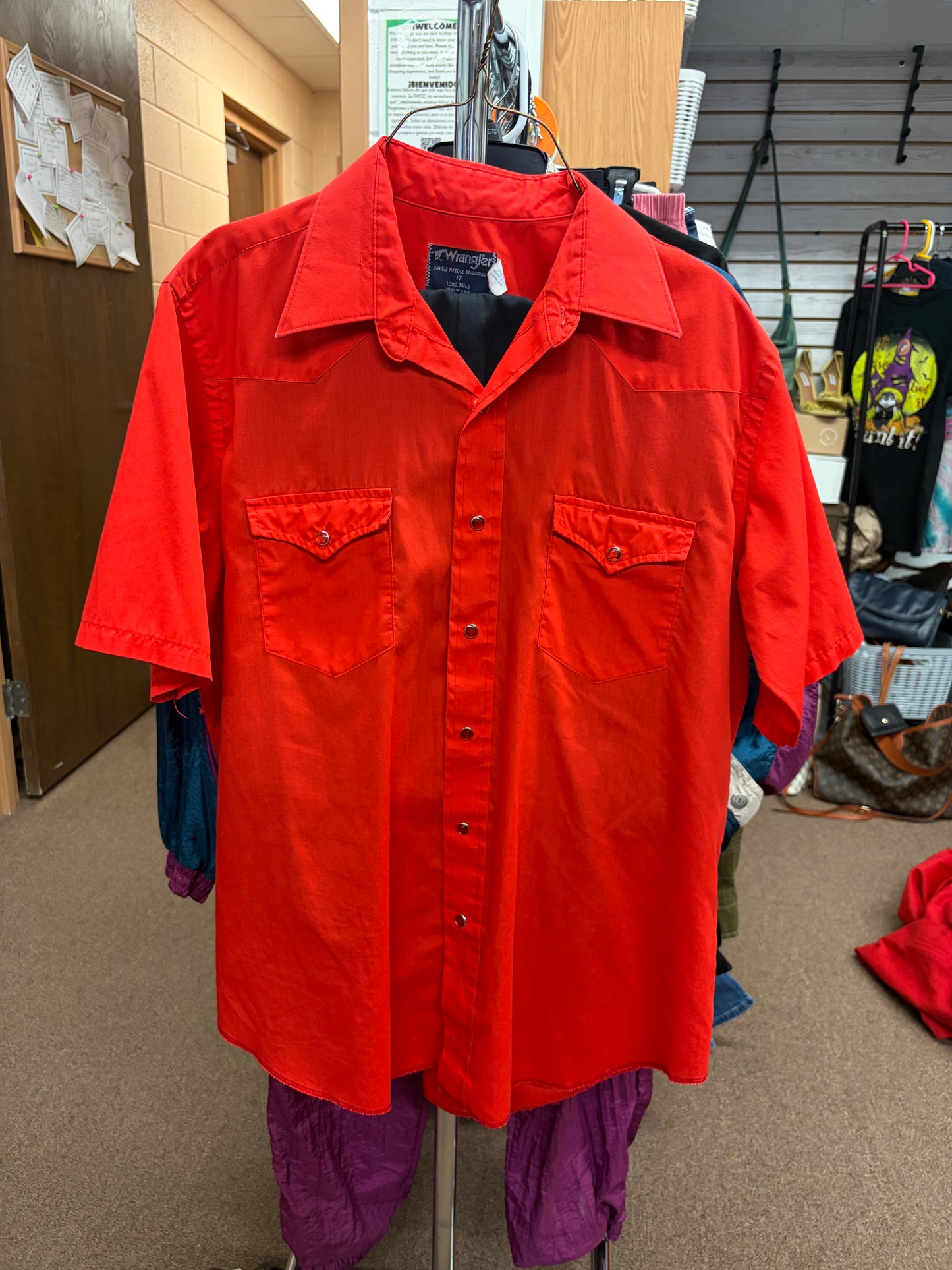 VINTAGE Wrangler longtail pearl snap shirt-L