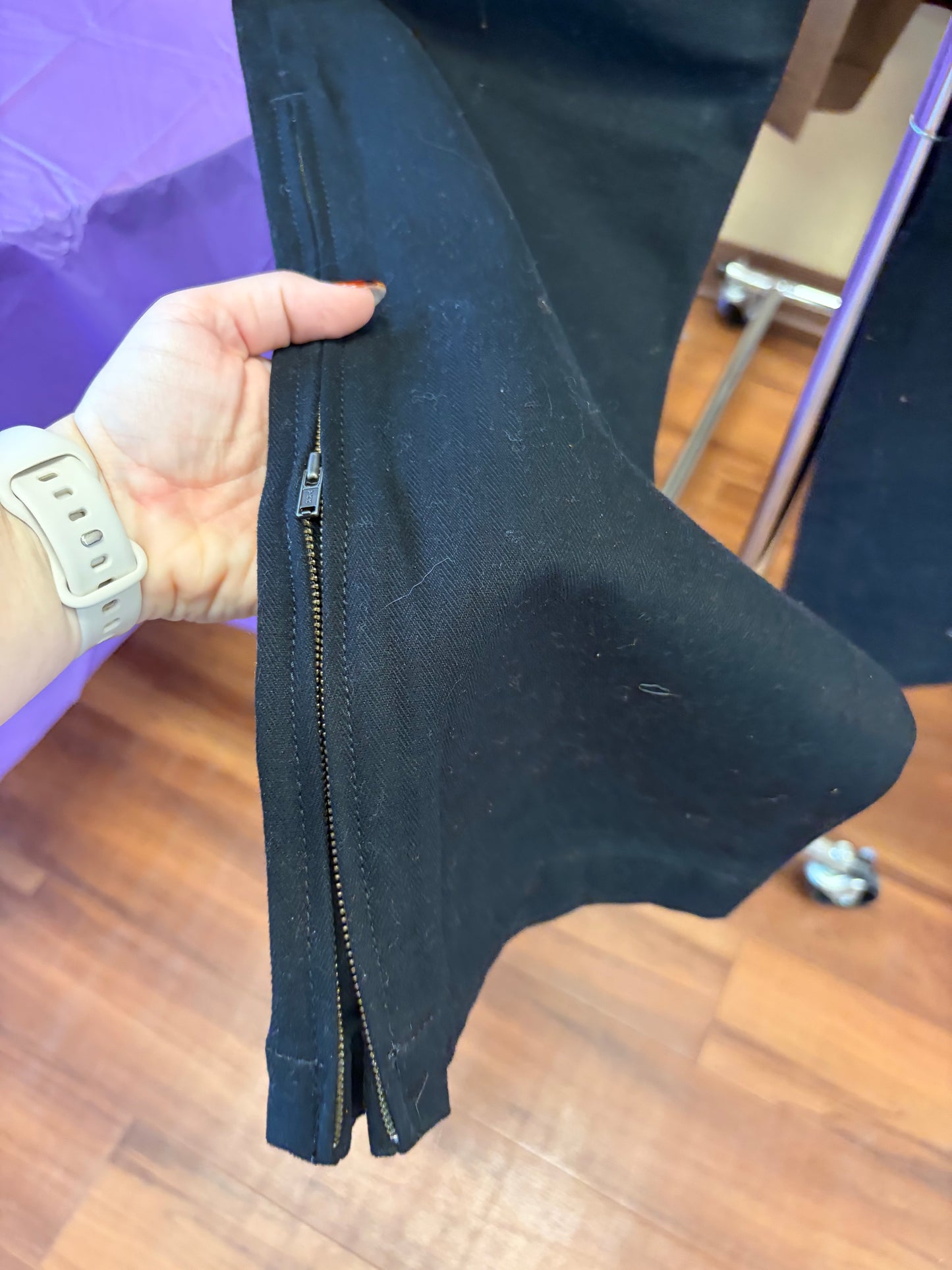 Banana Republic Black Cargo Pant - Size 6