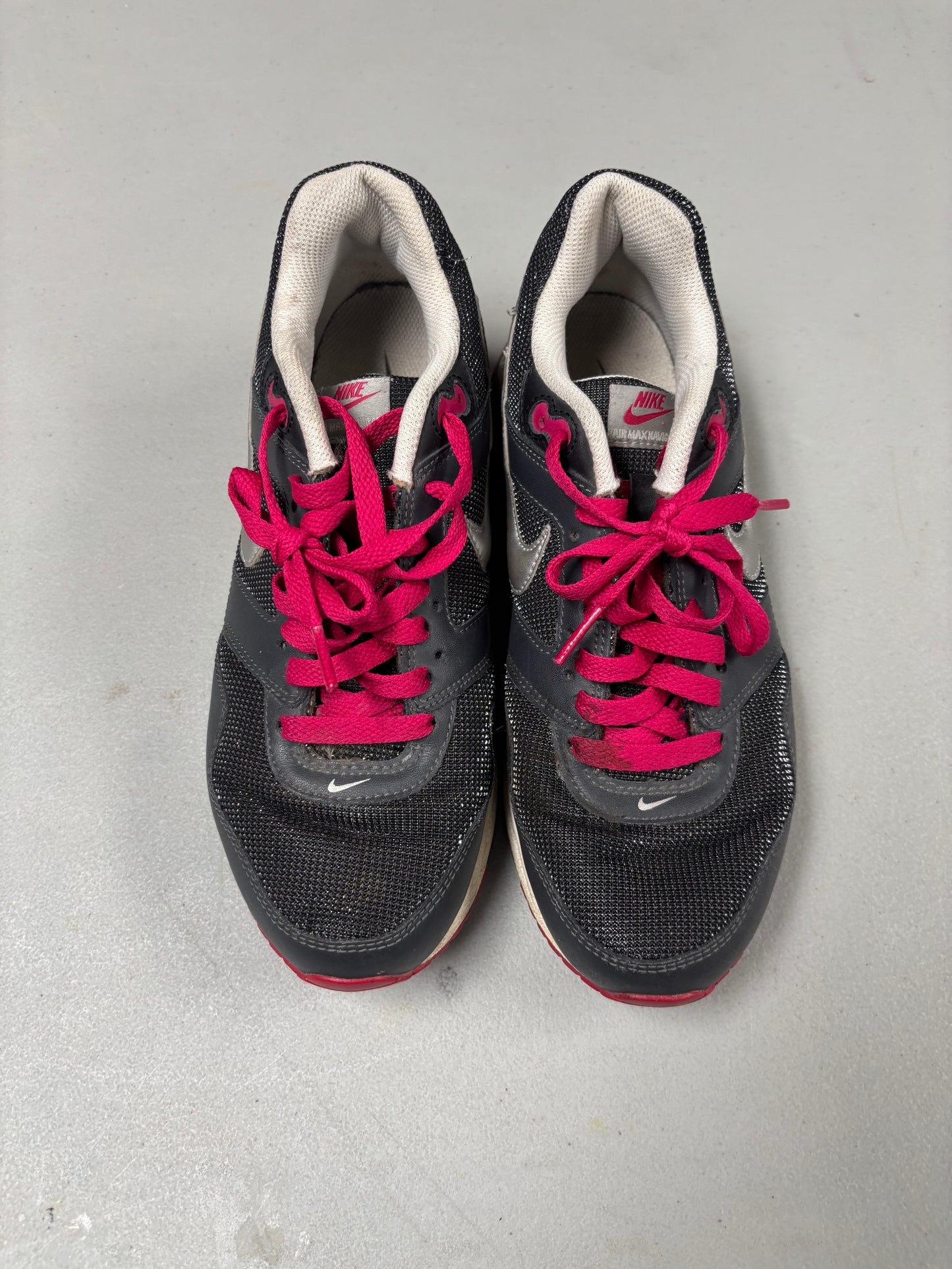 Nike Black/Pink Air Max Navigate- W 6.5