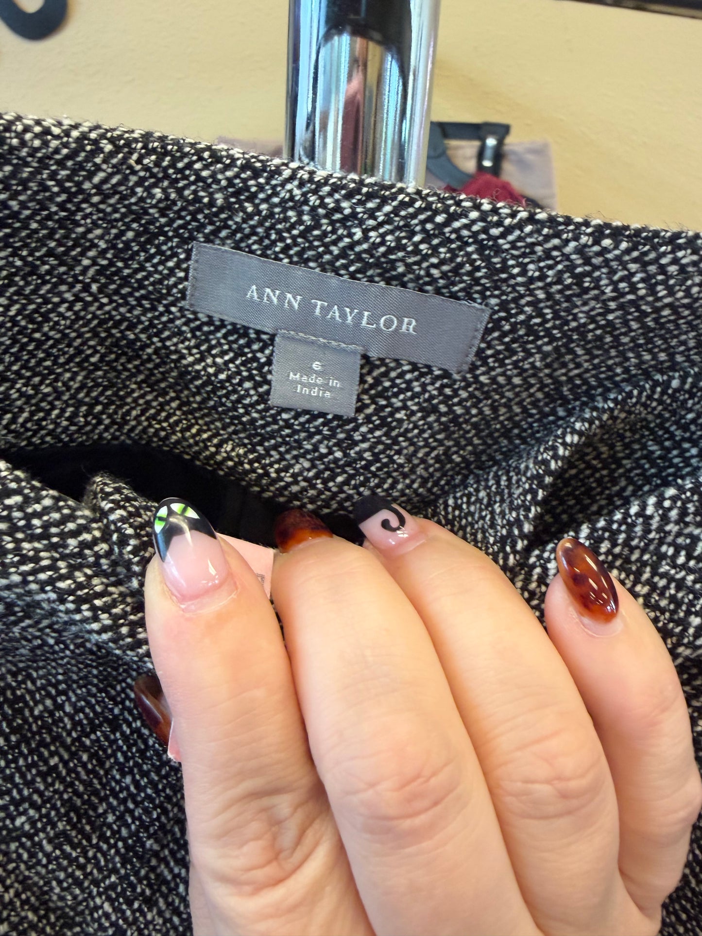 Ann Taylor Gray Dress Pants - Size 6