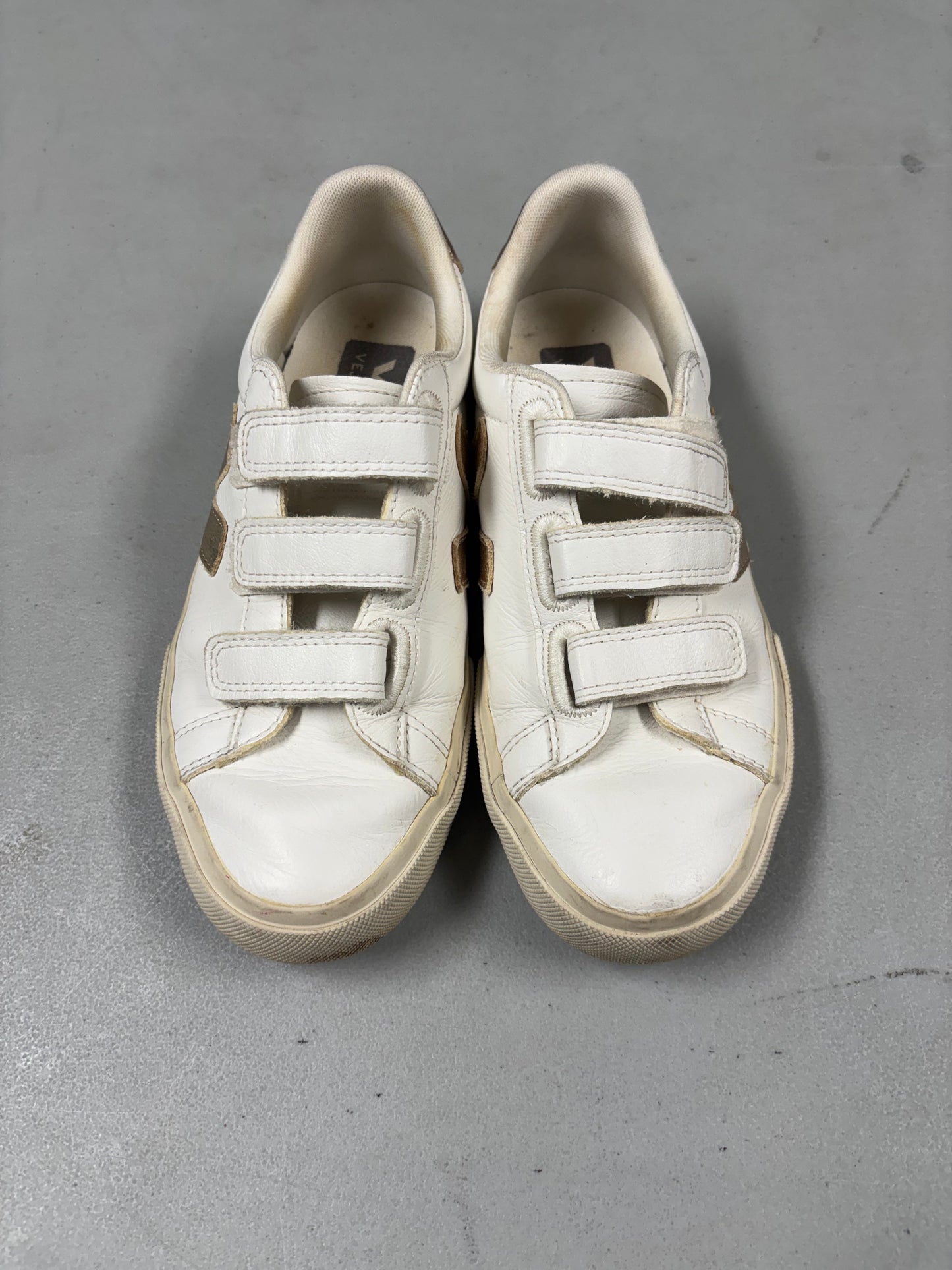 7/1/26 Veja Recife Low Top Sneakers- W 7