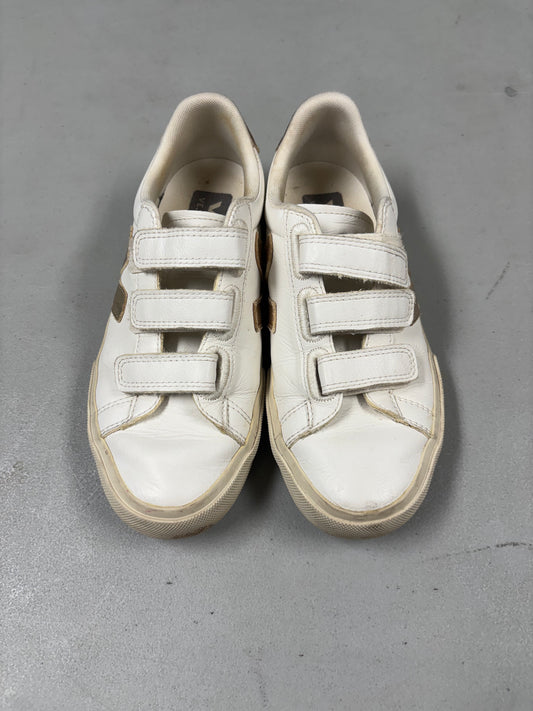 7/1/26 Veja Recife Low Top Sneakers- W 7