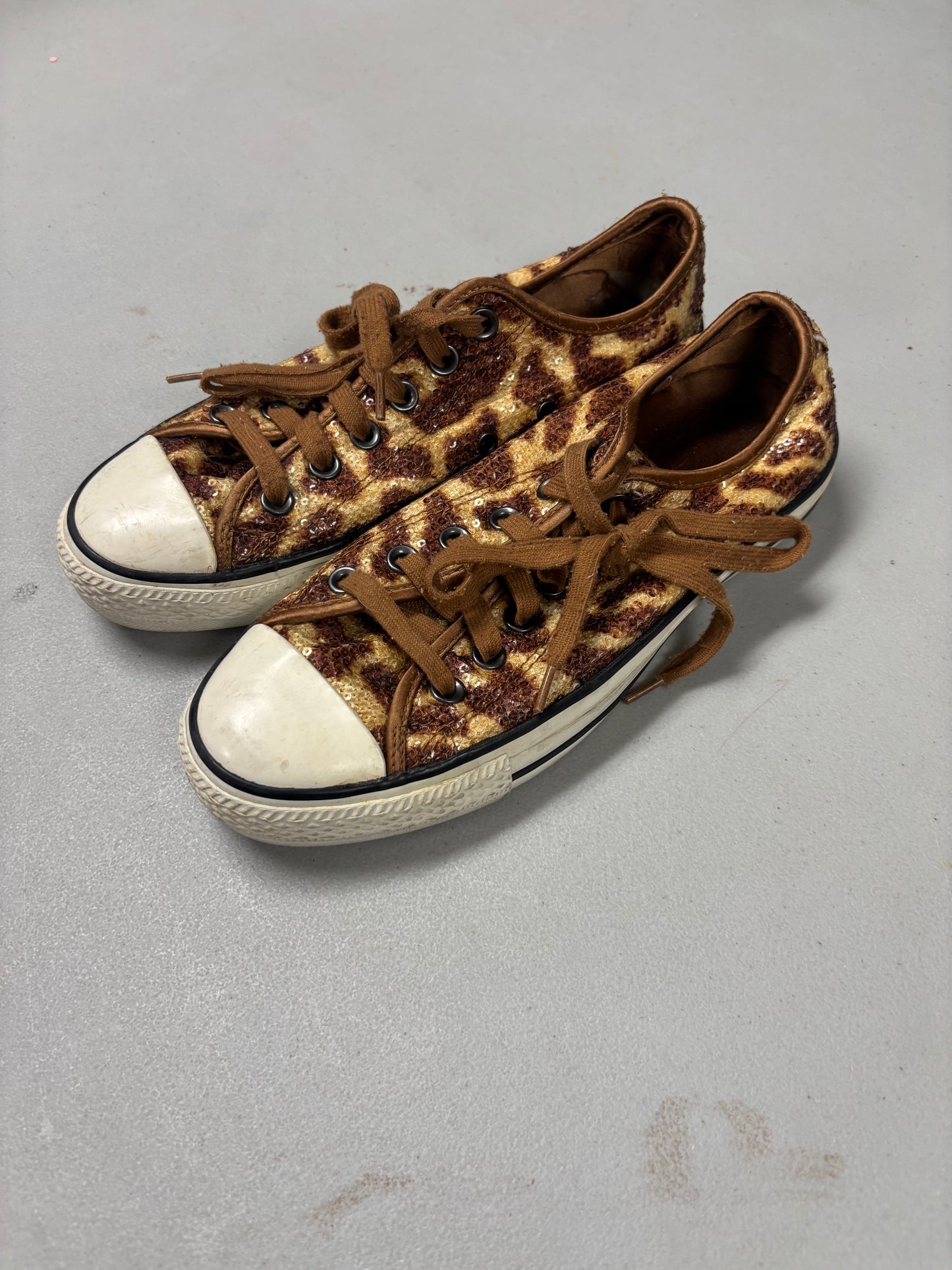 Converse Giraffe Sequin Low Top Shoes- W 6