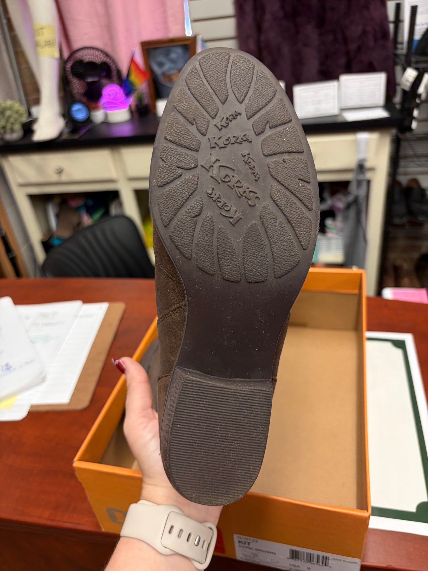 Korks ankle booties- 9