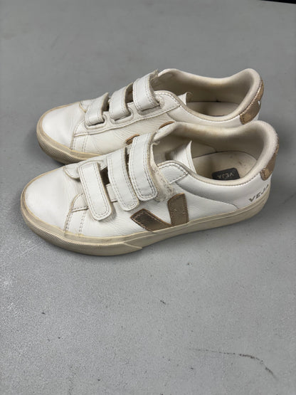 7/1/26 Veja Recife Low Top Sneakers- W 7