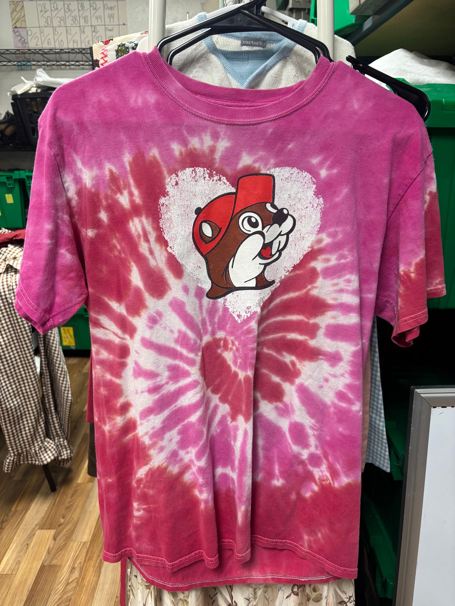 Buc-ee’s Love Shirt - M
