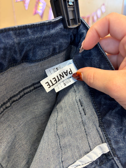 High Waisted Dark Wash Jeans - M