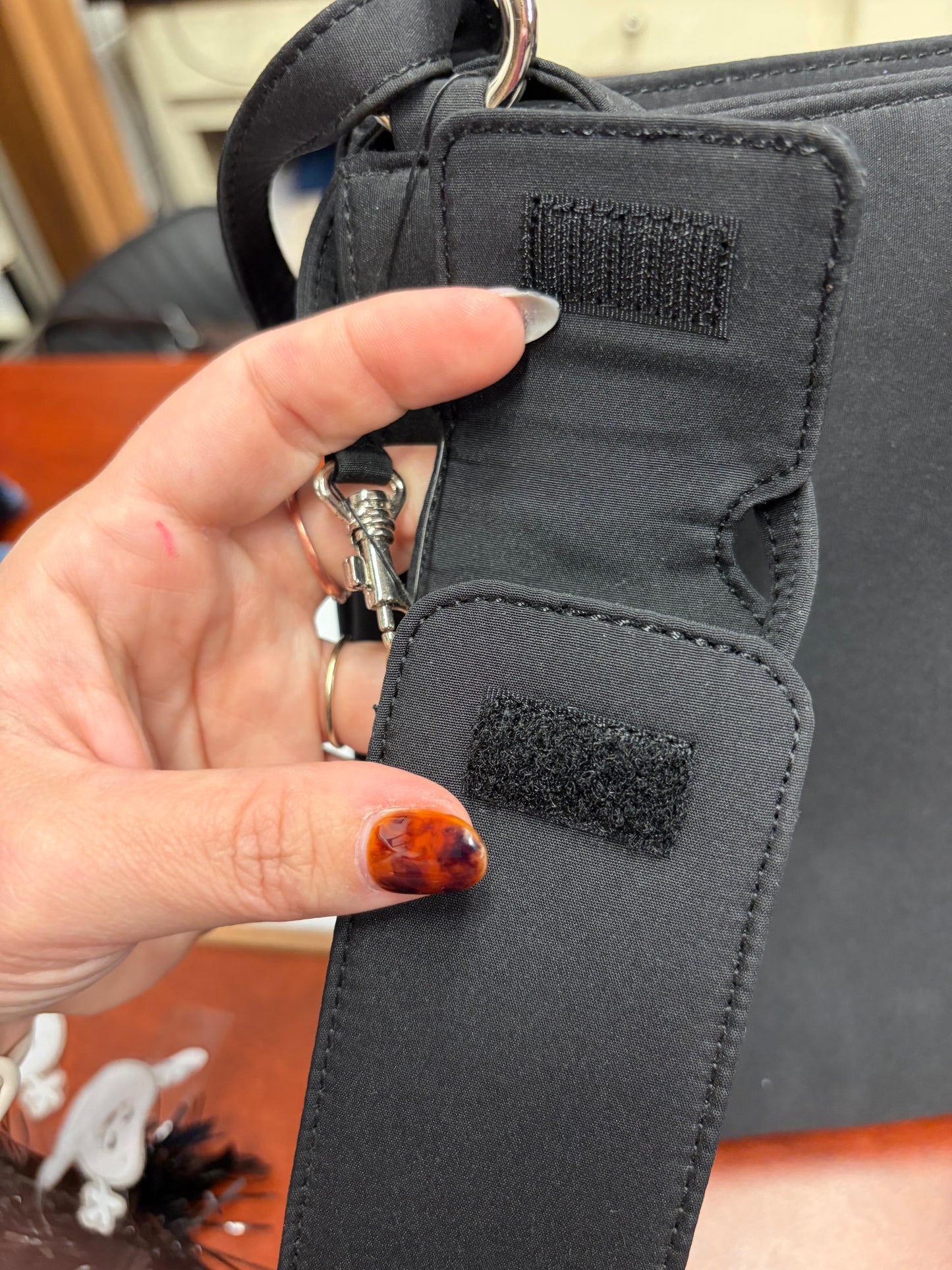 VINTAGE- Nine West handbag w/cellphone holder