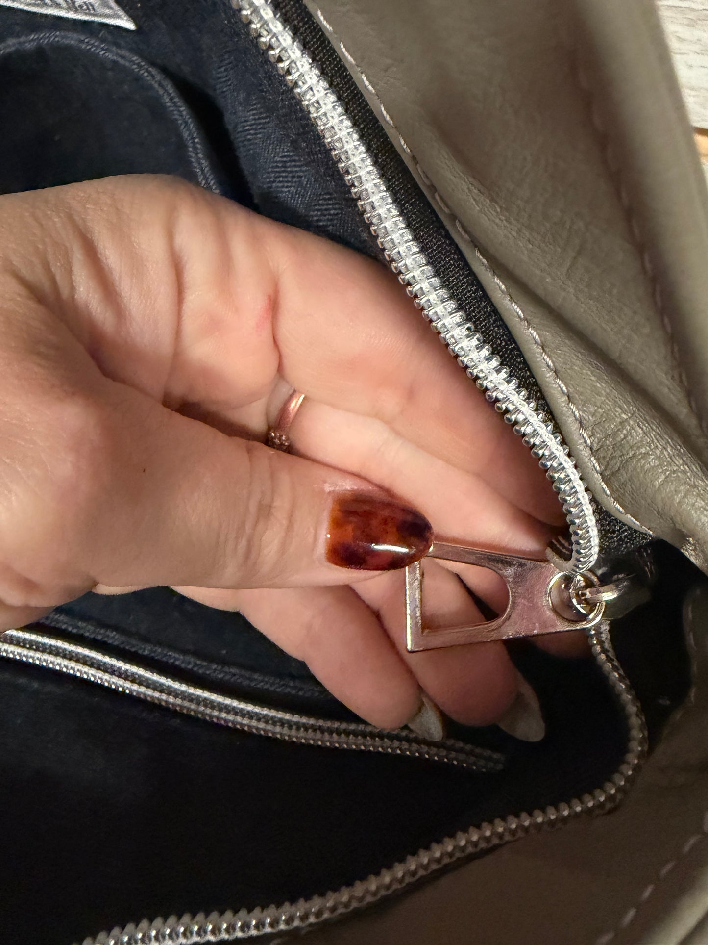 Western cowhide w/leather fringe AUTHENTIC handbag