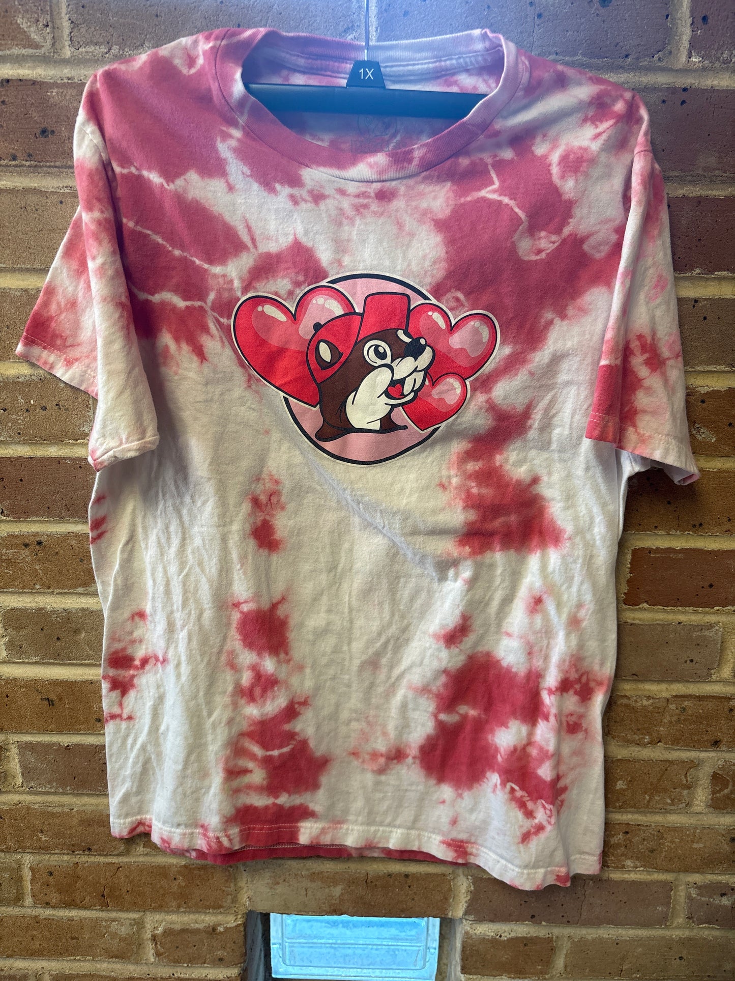Valentine’s Day Buc-ee’s T Shirt M