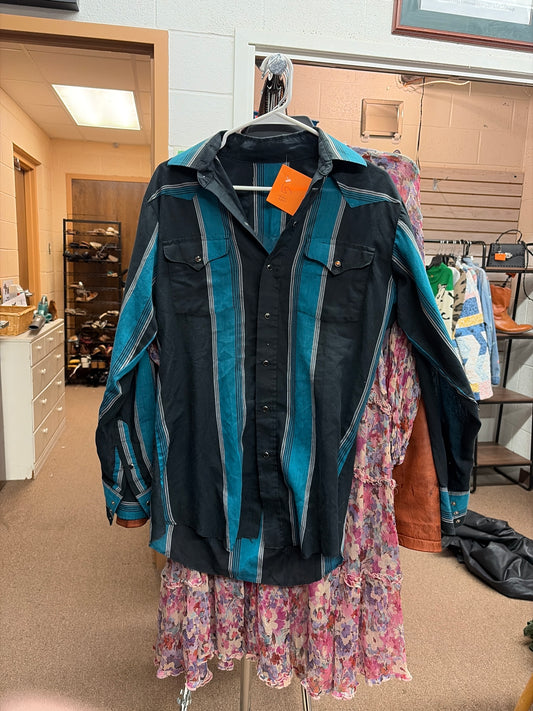 Pearl snap shirt - Men’s M