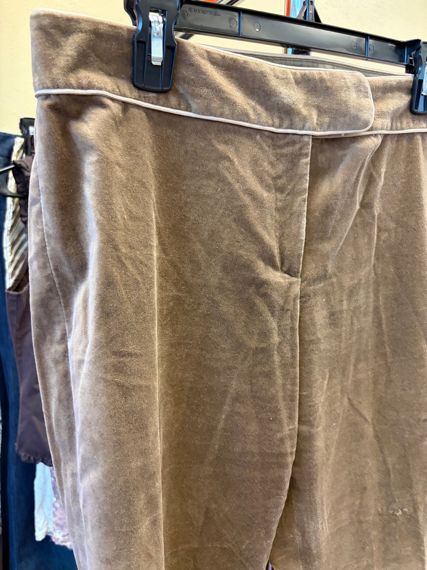 Ann Taylor brown suede pants- size 6