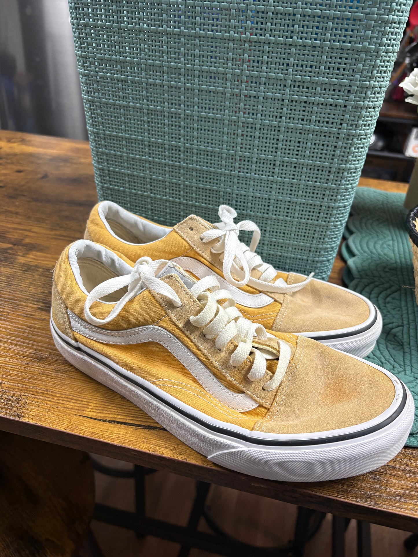 Yellow Van’s Sz 8Wmn