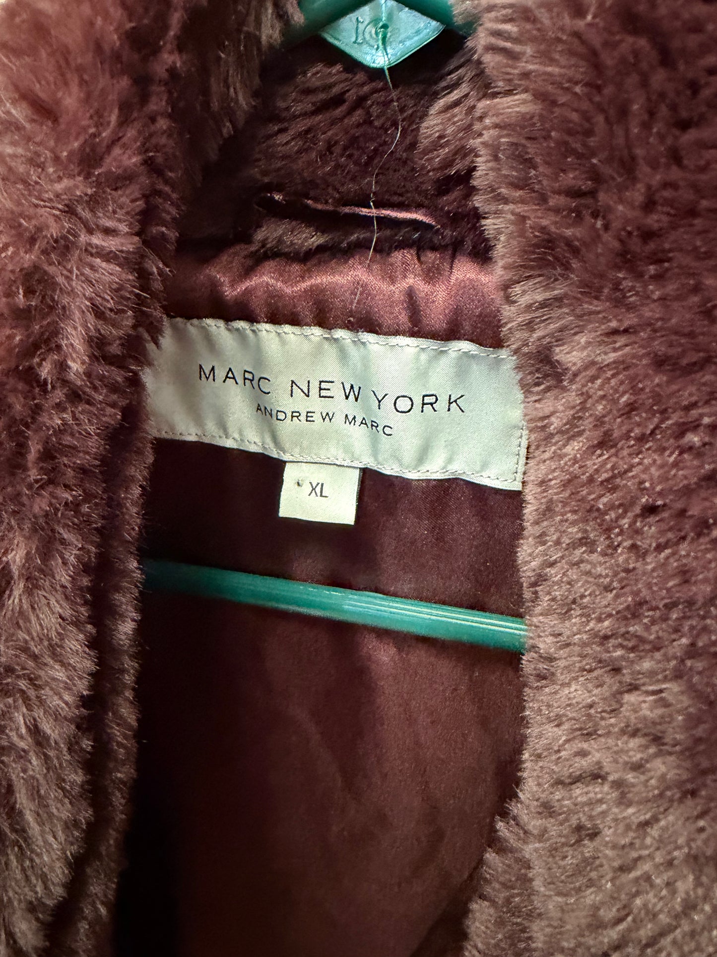 Faux fur vest - Andrew Marc